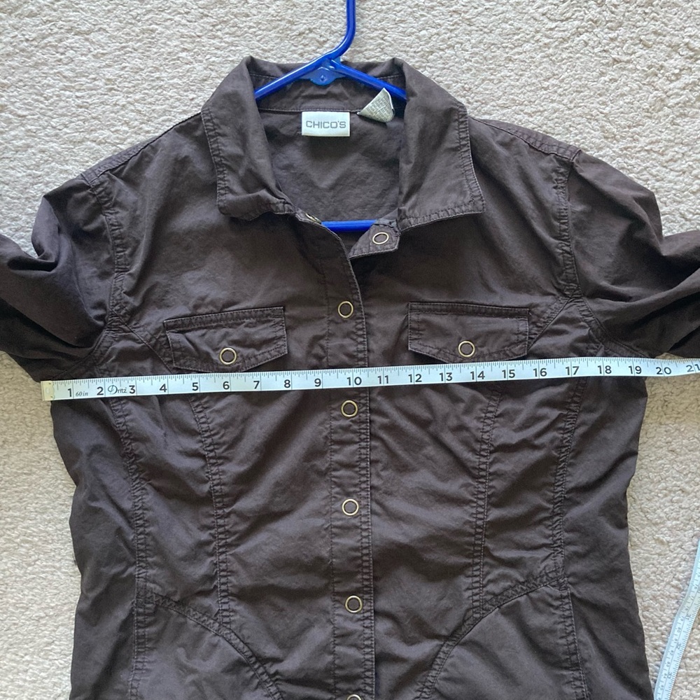 Chicos Brown Button Down Collar Shirt Women’s Medium - Picture 6 of 7